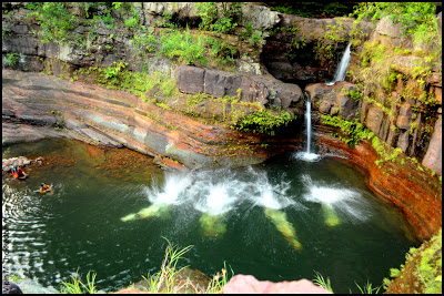 Synchronized dive at V6