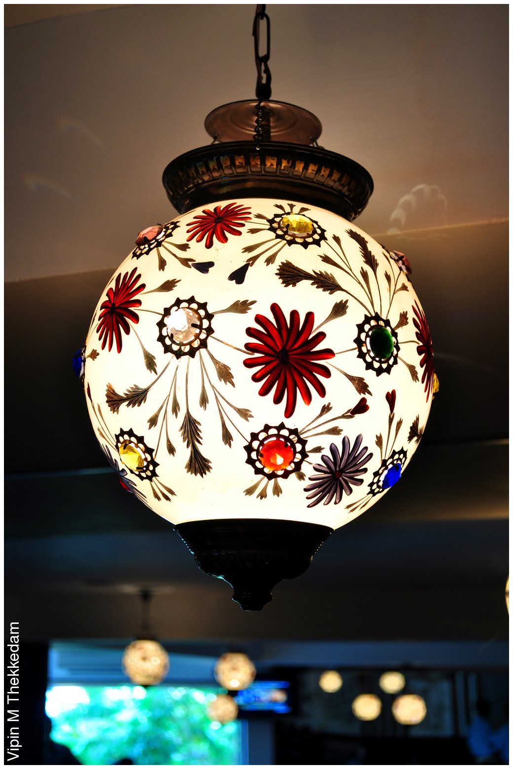 Flowered ceiling lamp